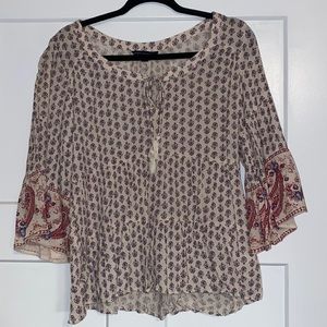 American eagle bell bottom sleeve top